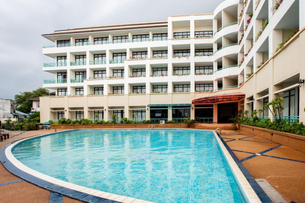 Surin Majestic Hotel Εξωτερικό φωτογραφία